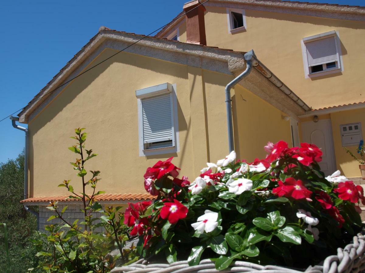 Apartments Dumicic Supetarska Draga Bagian luar foto